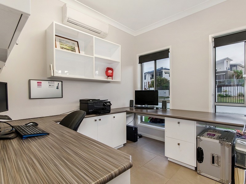 15 Barton Street, Reedy Creek QLD 4227