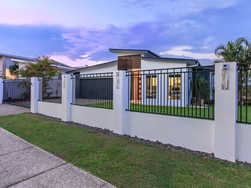 15 Barton Street, Reedy Creek QLD 4227