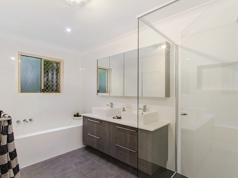 28 Leopard Avenue, Elanora QLD 4221