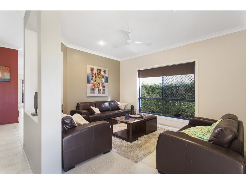 10 Nepean Court, Varsity Lakes QLD 4227