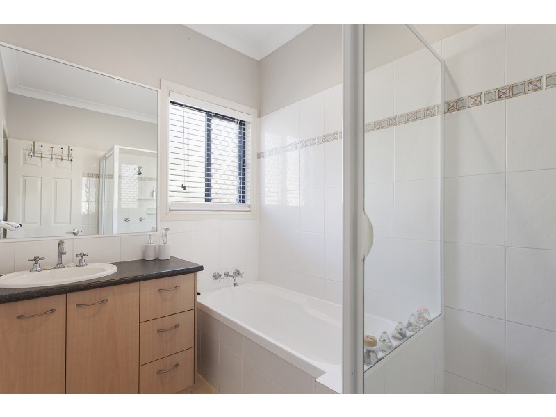 10 Nepean Court, Varsity Lakes QLD 4227