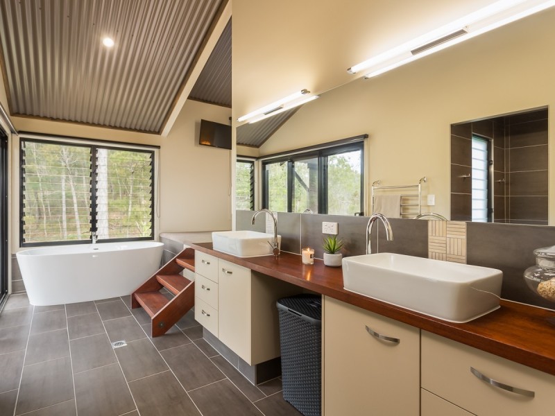 5 Tahlia Court, Bonogin QLD 4213