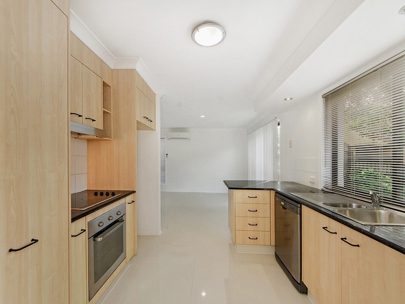 3/127 Eugaree Street, Southport QLD 4215