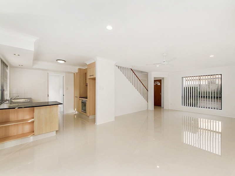 3/127 Eugaree Street, Southport QLD 4215