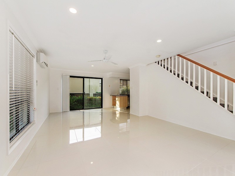 3/127 Eugaree Street, Southport QLD 4215