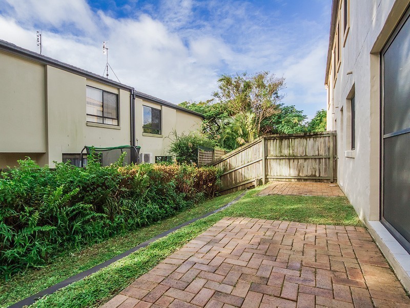 3/127 Eugaree Street, Southport QLD 4215