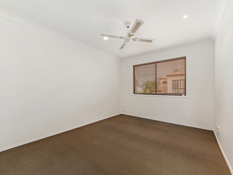 3/127 Eugaree Street, Southport QLD 4215