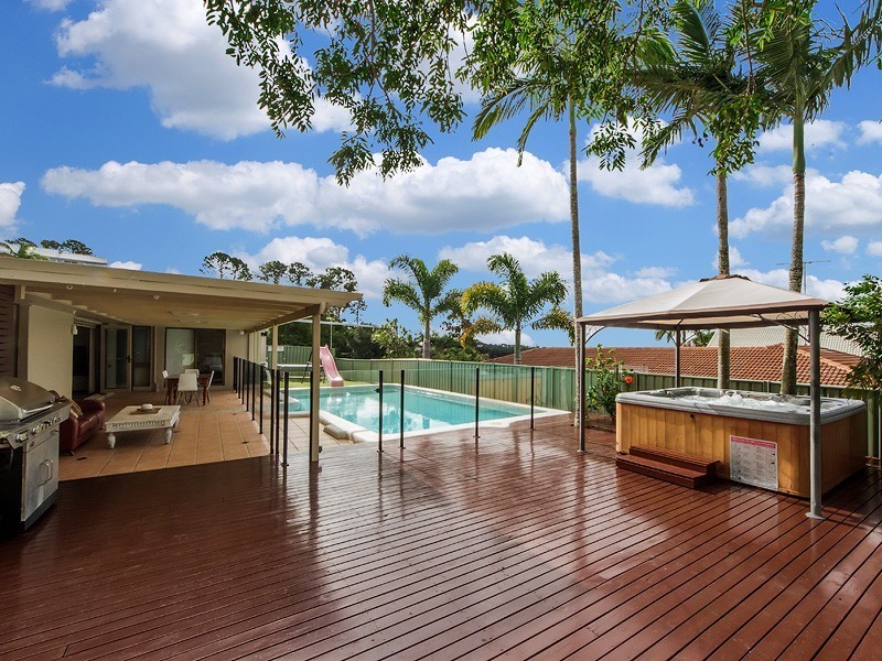 26 Swanbourne Way, Elanora QLD 4221
