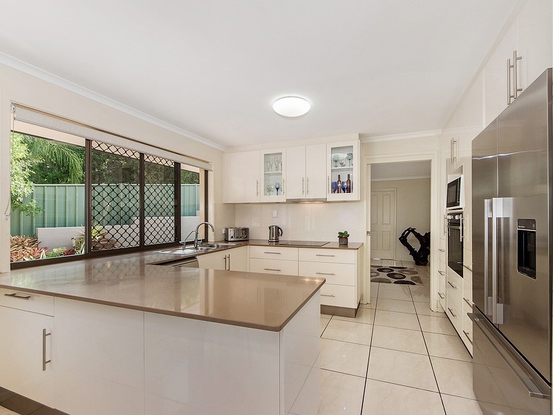 26 Swanbourne Way, Elanora QLD 4221