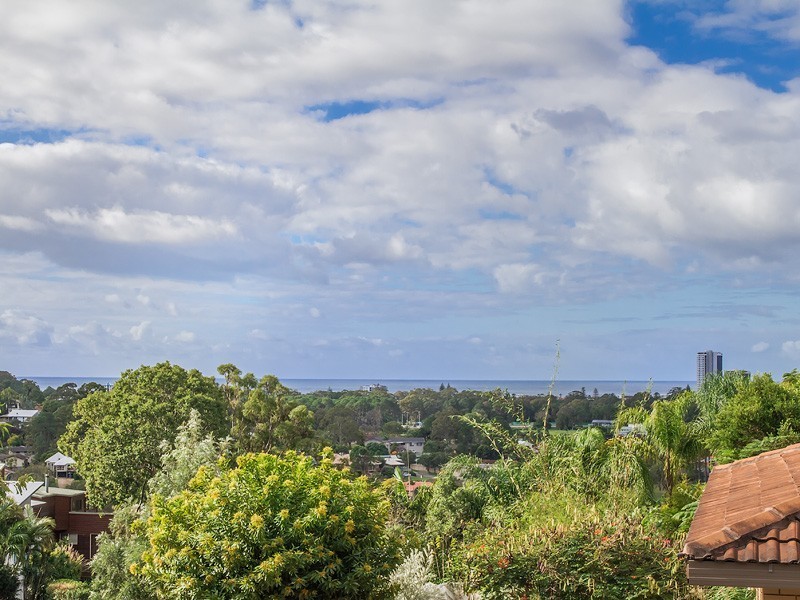 26 Swanbourne Way, Elanora QLD 4221