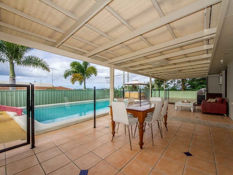 26 Swanbourne Way, Elanora QLD 4221