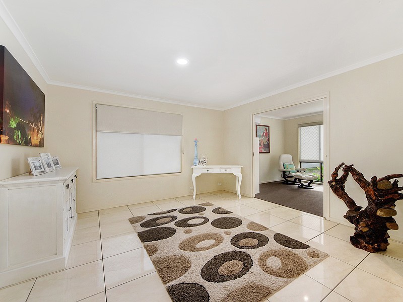 26 Swanbourne Way, Elanora QLD 4221