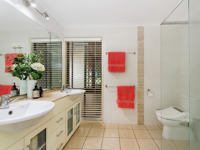 26 Swanbourne Way, Elanora QLD 4221