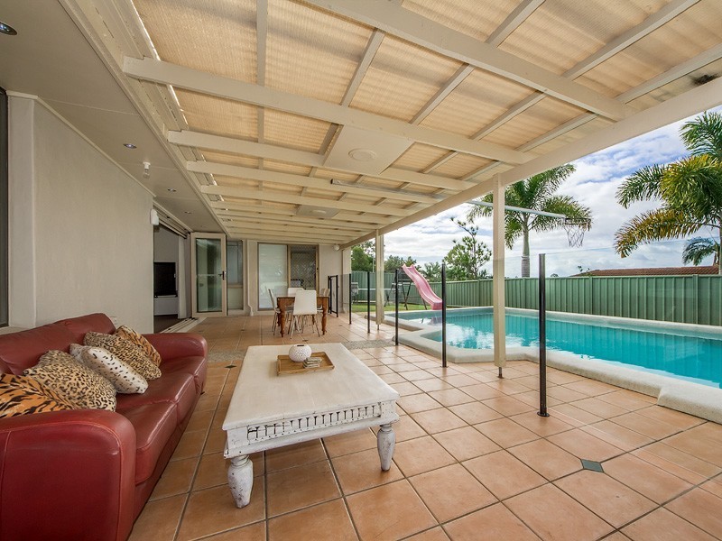 26 Swanbourne Way, Elanora QLD 4221