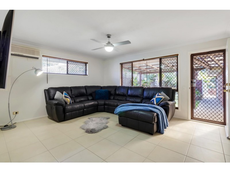 2/7 Flora Close, Burleigh Waters QLD 4220