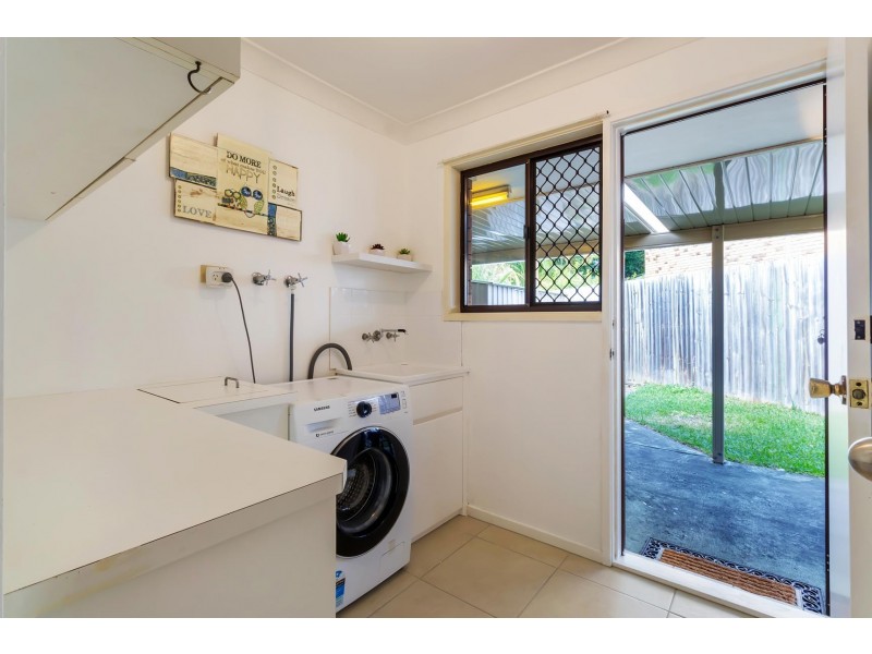 2/7 Flora Close, Burleigh Waters QLD 4220