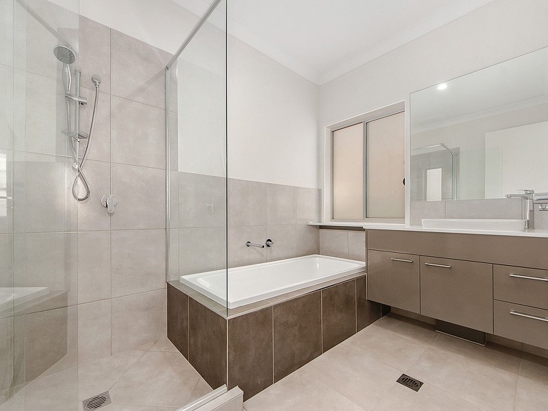 3 Greenview Place, Reedy Creek QLD 4227