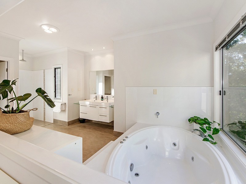 7-9 Calcita Avenue, Elanora QLD 4221