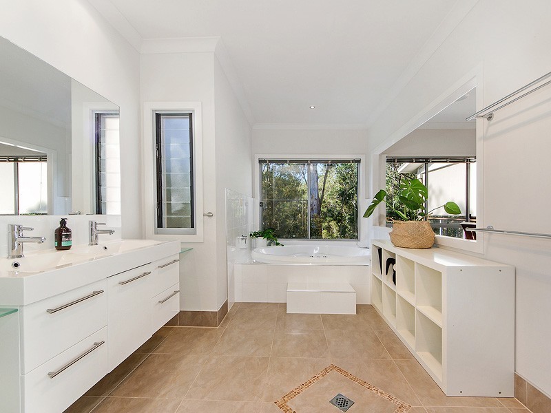 7-9 Calcita Avenue, Elanora QLD 4221