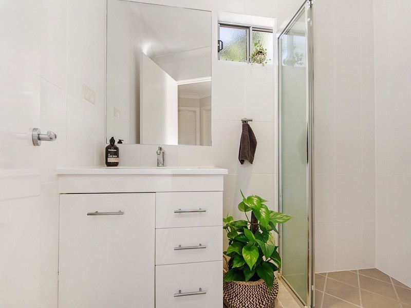 7-9 Calcita Avenue, Elanora QLD 4221