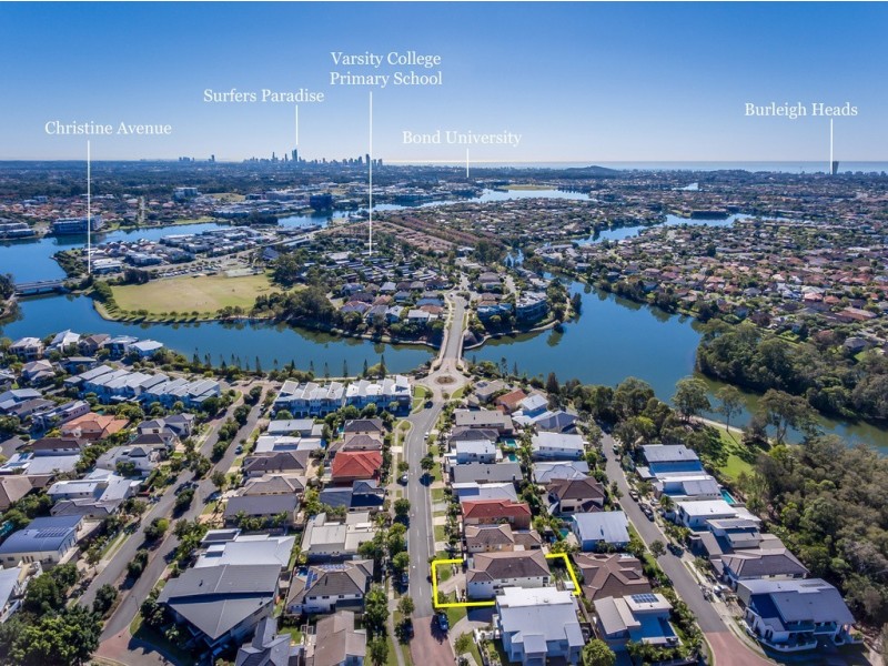 63 Azzurra Drive, Varsity Lakes QLD 4227