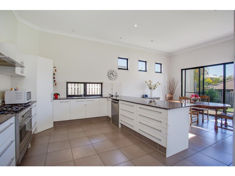 63 Azzurra Drive, Varsity Lakes QLD 4227