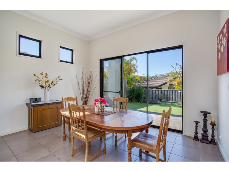 63 Azzurra Drive, Varsity Lakes QLD 4227