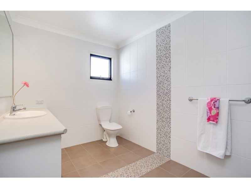 63 Azzurra Drive, Varsity Lakes QLD 4227