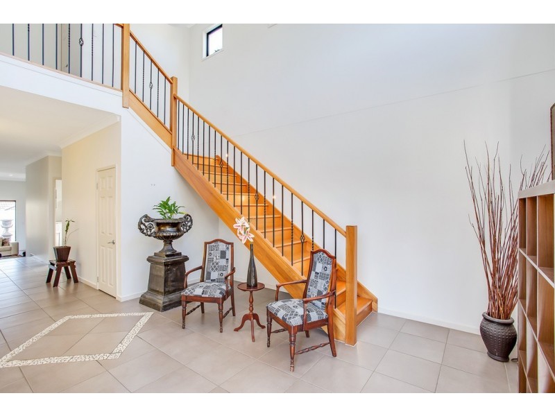 63 Azzurra Drive, Varsity Lakes QLD 4227