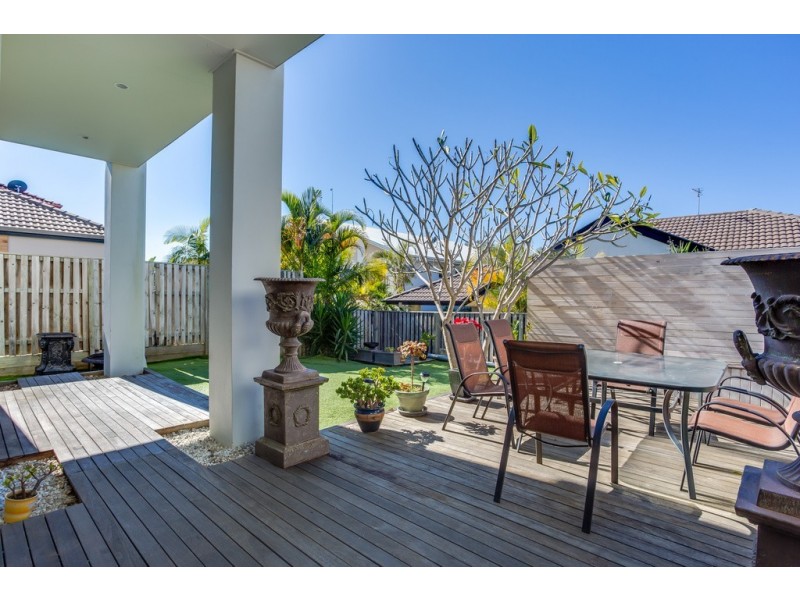 63 Azzurra Drive, Varsity Lakes QLD 4227