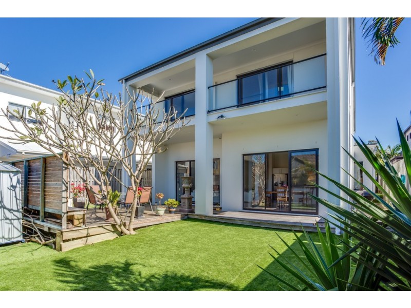 63 Azzurra Drive, Varsity Lakes QLD 4227