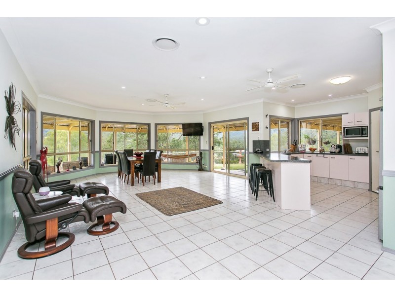 539 Bonogin Road, Bonogin QLD 4213