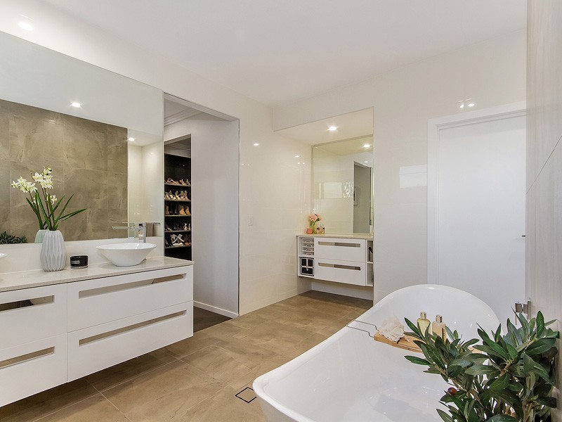 22 Panorama Drive, Reedy Creek QLD 4227