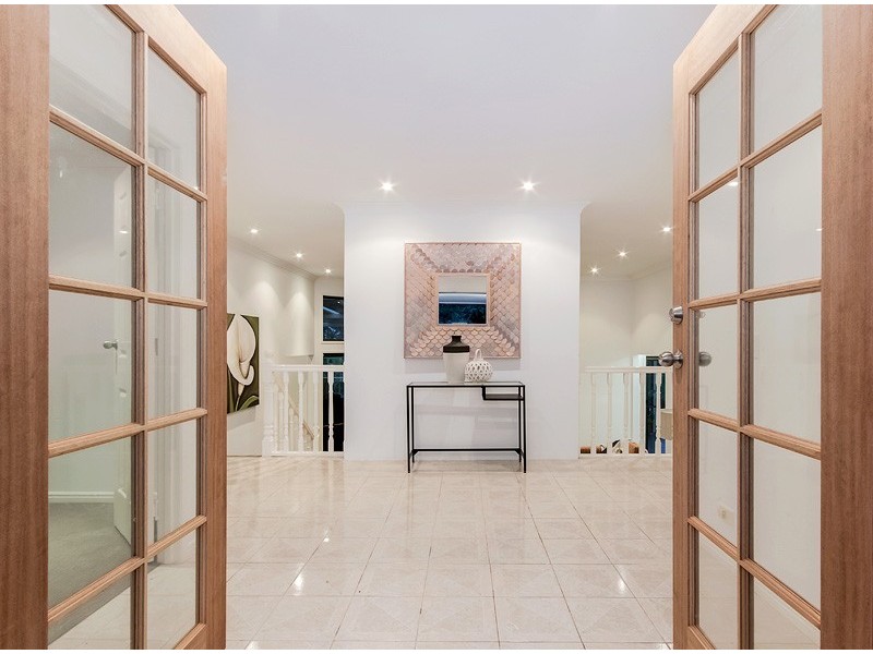 6 Akama Court, Mudgeeraba QLD 4213
