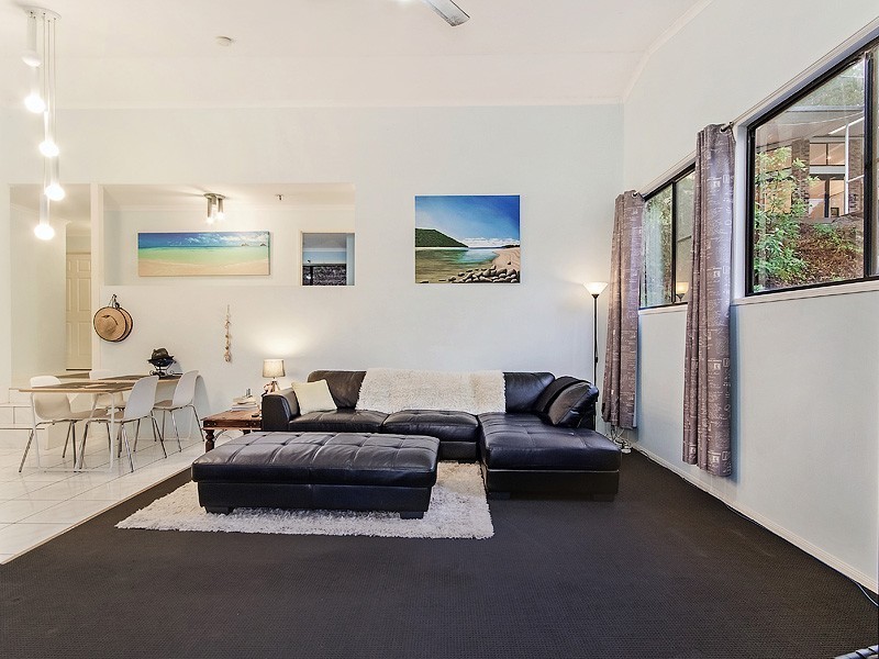 6 Akama Court, Mudgeeraba QLD 4213