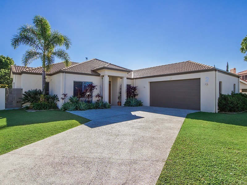 2 Meadowlake Drive, Carrara QLD 4211
