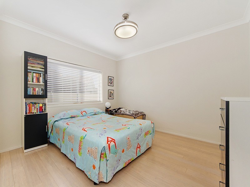 2 Meadowlake Drive, Carrara QLD 4211