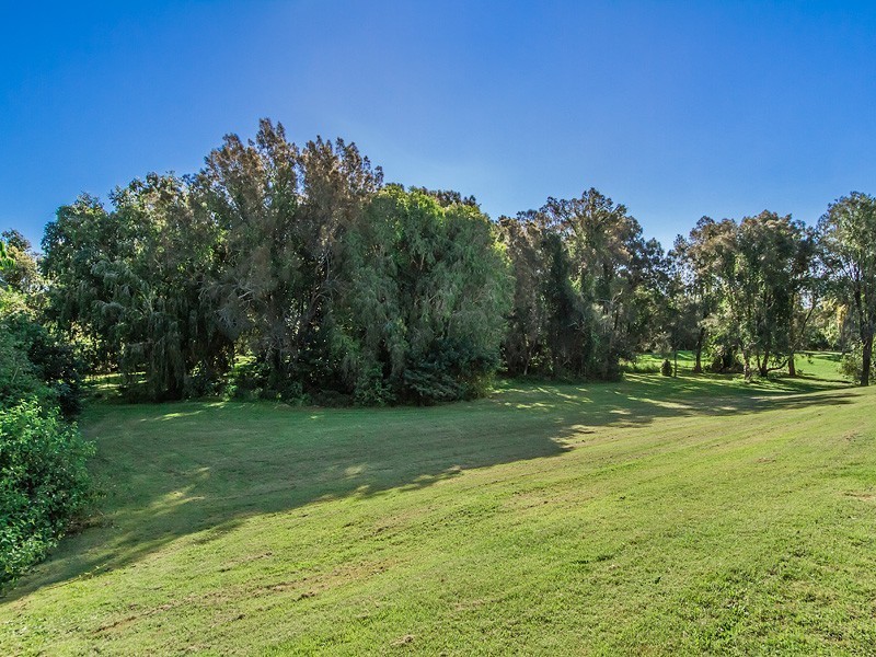 2 Meadowlake Drive, Carrara QLD 4211