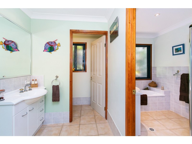 124 Strawberry Road, Bonogin QLD 4213