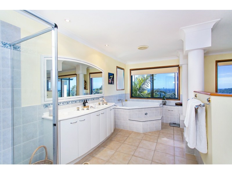 124 Strawberry Road, Bonogin QLD 4213