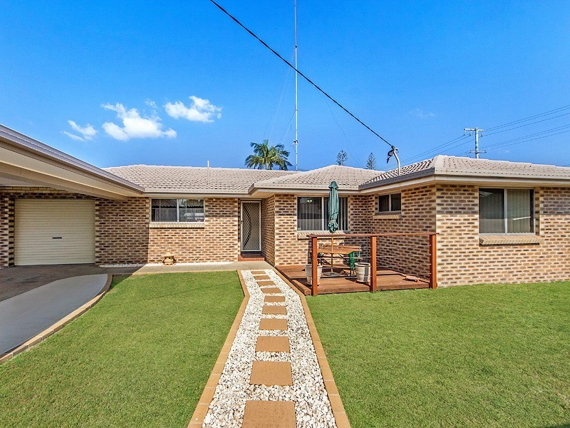 2 Illaroo Street, Palm Beach QLD 4221