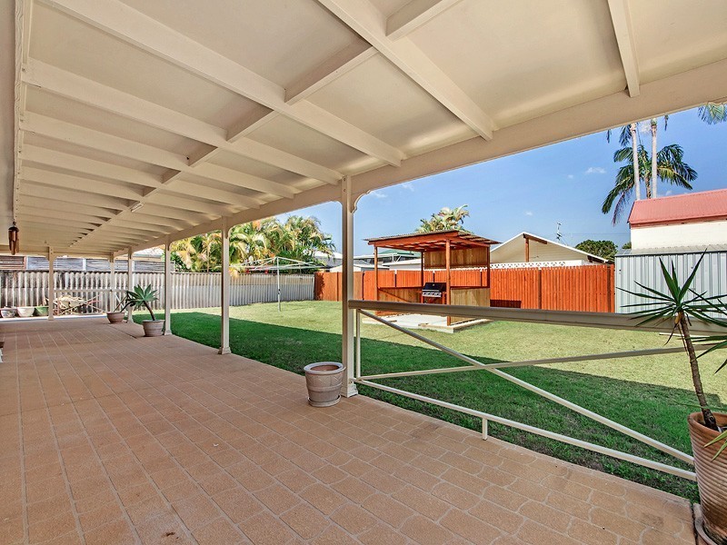 2 Illaroo Street, Palm Beach QLD 4221