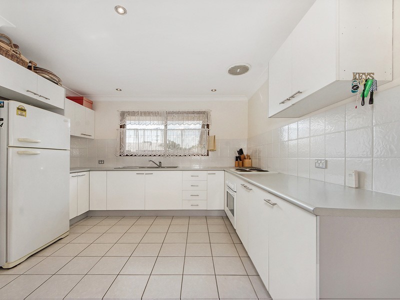 2 Illaroo Street, Palm Beach QLD 4221