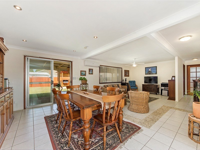 2 Illaroo Street, Palm Beach QLD 4221