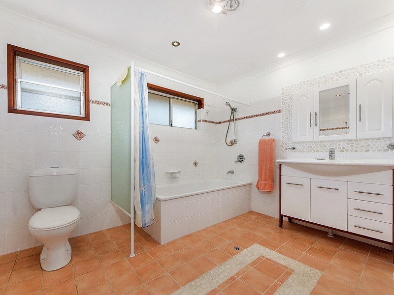 2 Illaroo Street, Palm Beach QLD 4221