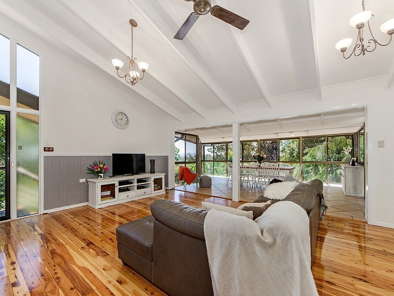 10 Timbertop Mead, Burleigh Heads QLD 4220