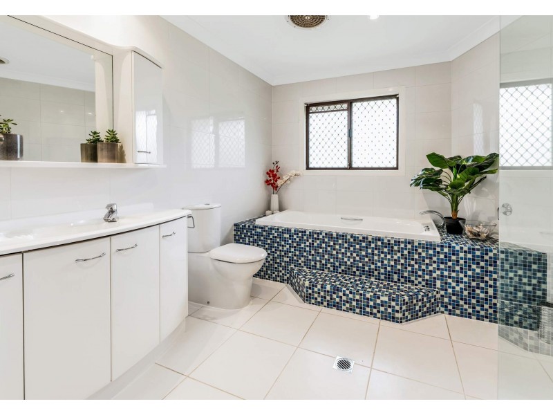 47 Bonogin Road, Mudgeeraba QLD 4213