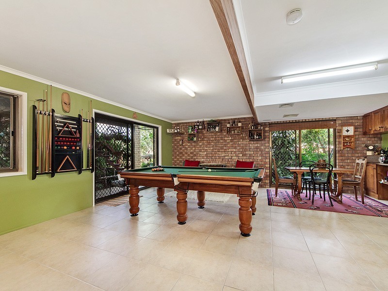 18 Swanbourne Way, Elanora QLD 4221