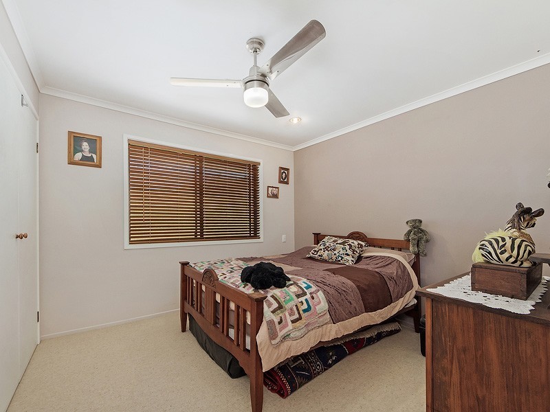18 Swanbourne Way, Elanora QLD 4221