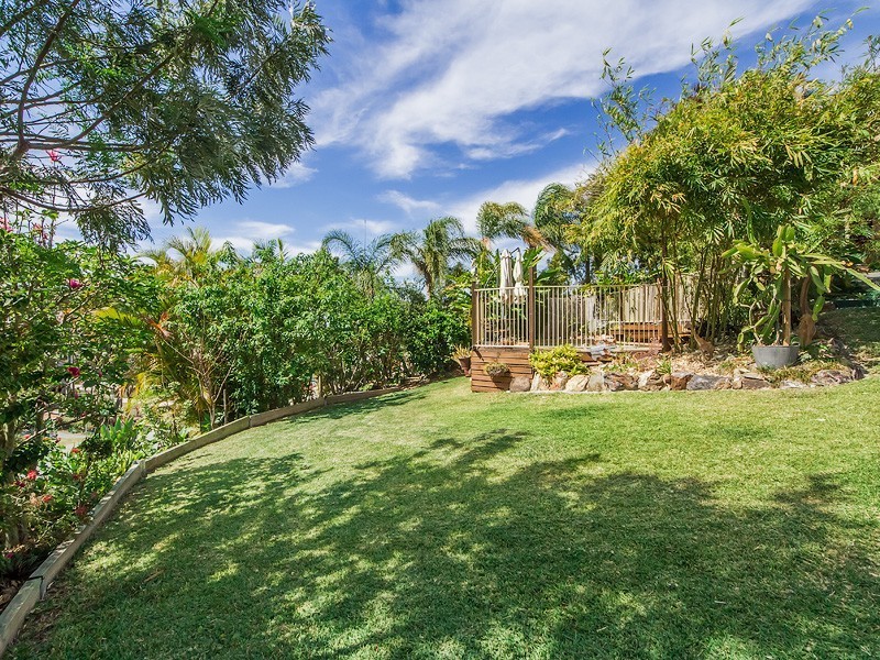 18 Swanbourne Way, Elanora QLD 4221